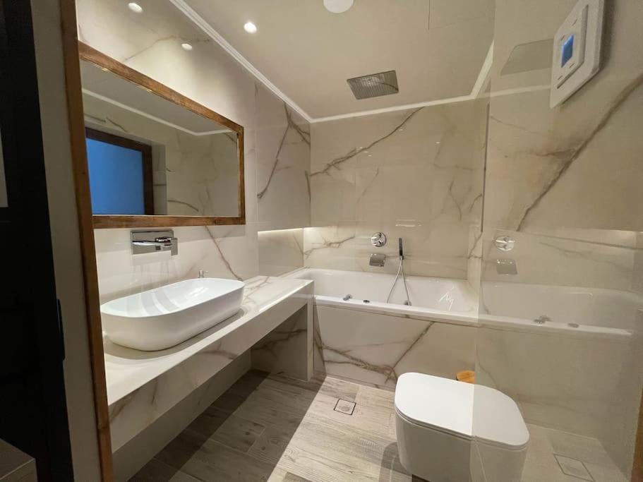 Acropolis Lux Apartment Athene Buitenkant foto